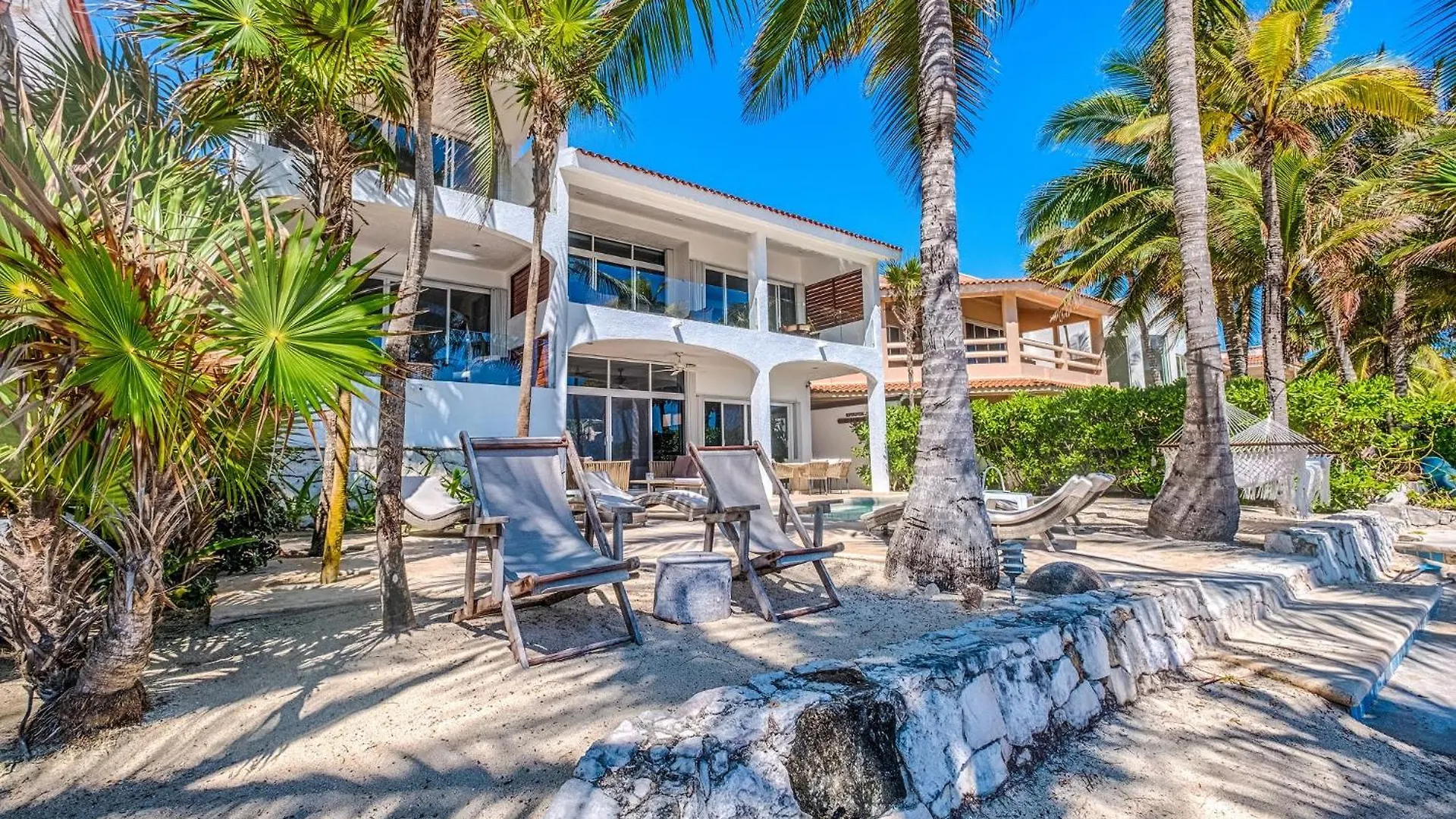 Beachfront With Private Staff In Gated Community Акумаль Вилла